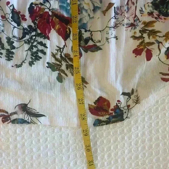 Bohemian Floral Peasant Top With Embroidery Accents Size Medium No Brand - Picture 10 of 10